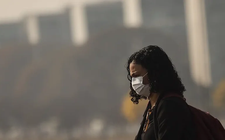 Cortina de fumaça deve permanecer no DF ao longo desta terça