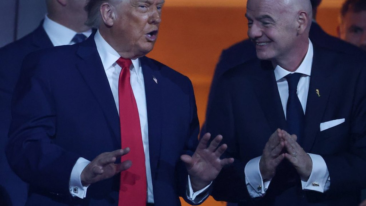 Prêmio da paz dado a Trump gera dilema para Infantino na FIFA