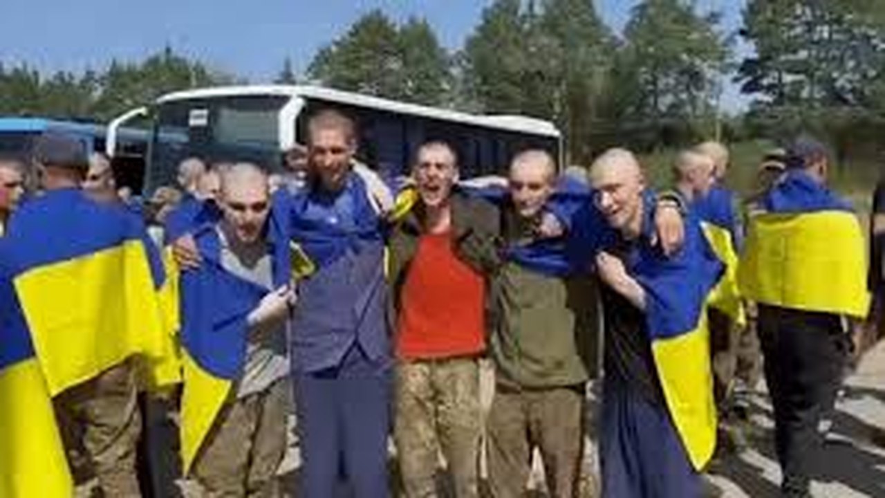 Rússia e Ucrânia trocam 230 prisioneiros de guerra