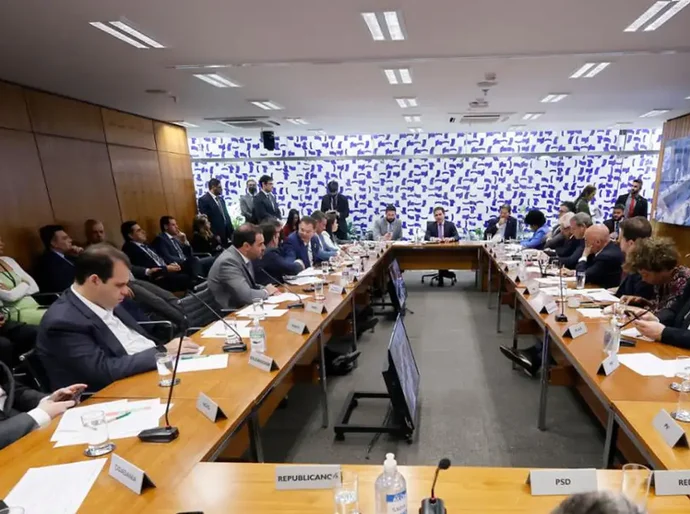 Câmara apresenta texto sobre adultização infantil nas redes em 30 dias
