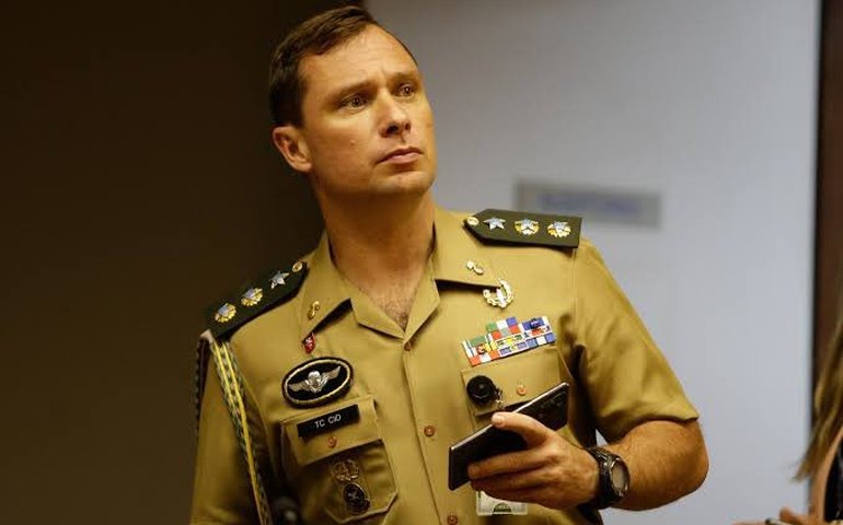 ‘Dosssss!’ e ‘CCEM 16/17’: Mauro Cid participava de grupos que planejavam golpe