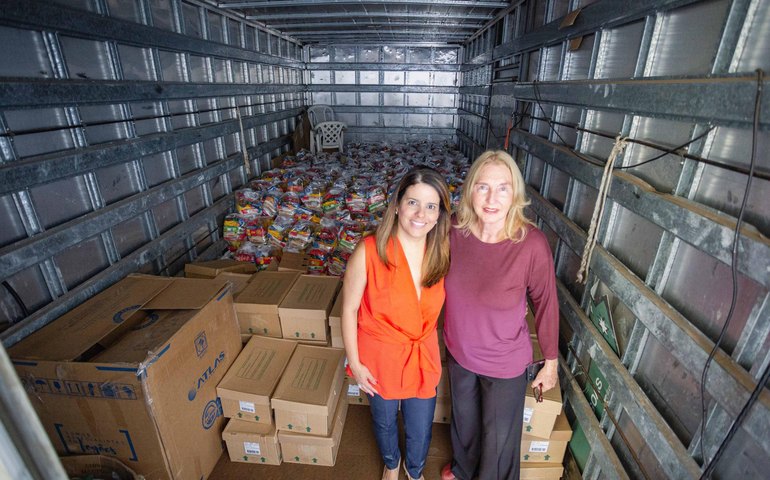 Sedics e Seades entregam 800 cestas básicas para vítimas das chuvas na parte alta de Maceió