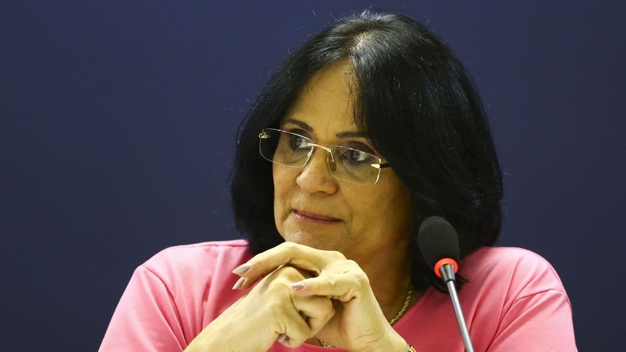 Procuradoria eleitoral no DF pede desaprovação das contas de campanha de Damares