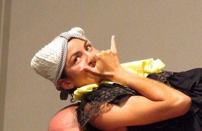 Cia do Chapéu apresenta Alice?! inspirada no clássico de Lewis Carrol no Quinta no Arena