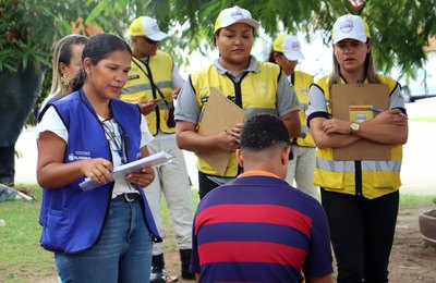 Secretaria de Prevenção à Violência realiza busca ativa por dependentes químicos na Praça Sinimbu
