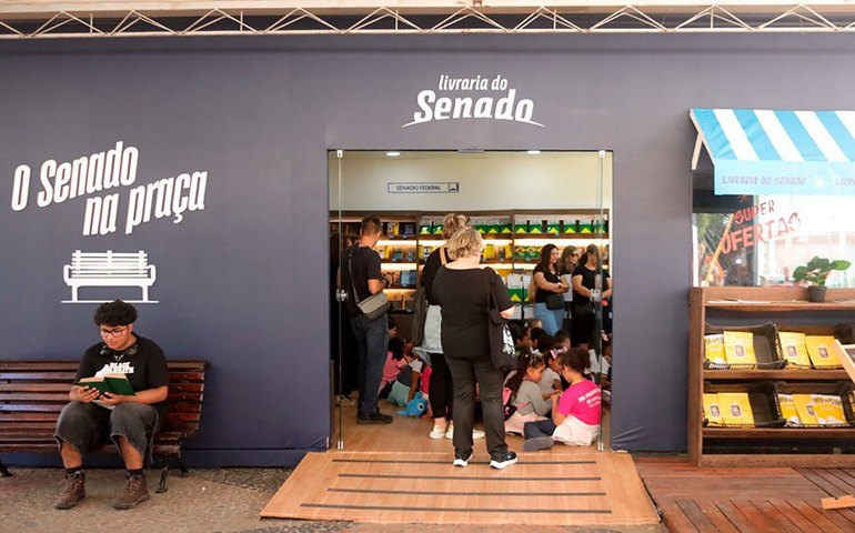Senado promove lançamentos durante a Feira do Livro de Porto Alegre