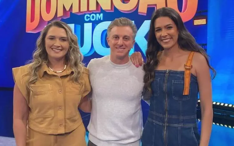 'Domingão': Huck recebe narradora de futebol e relembra vídeo dela como dançarina na atração