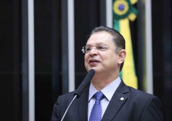 Autor do projeto sobre aborto propõe acompanhamento psicológico para menina estuprada que aborta