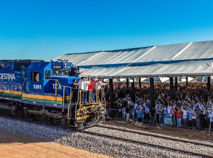 Entrega de trecho ferroviário da Transnordestina e novos vagões marcam avanço da obra