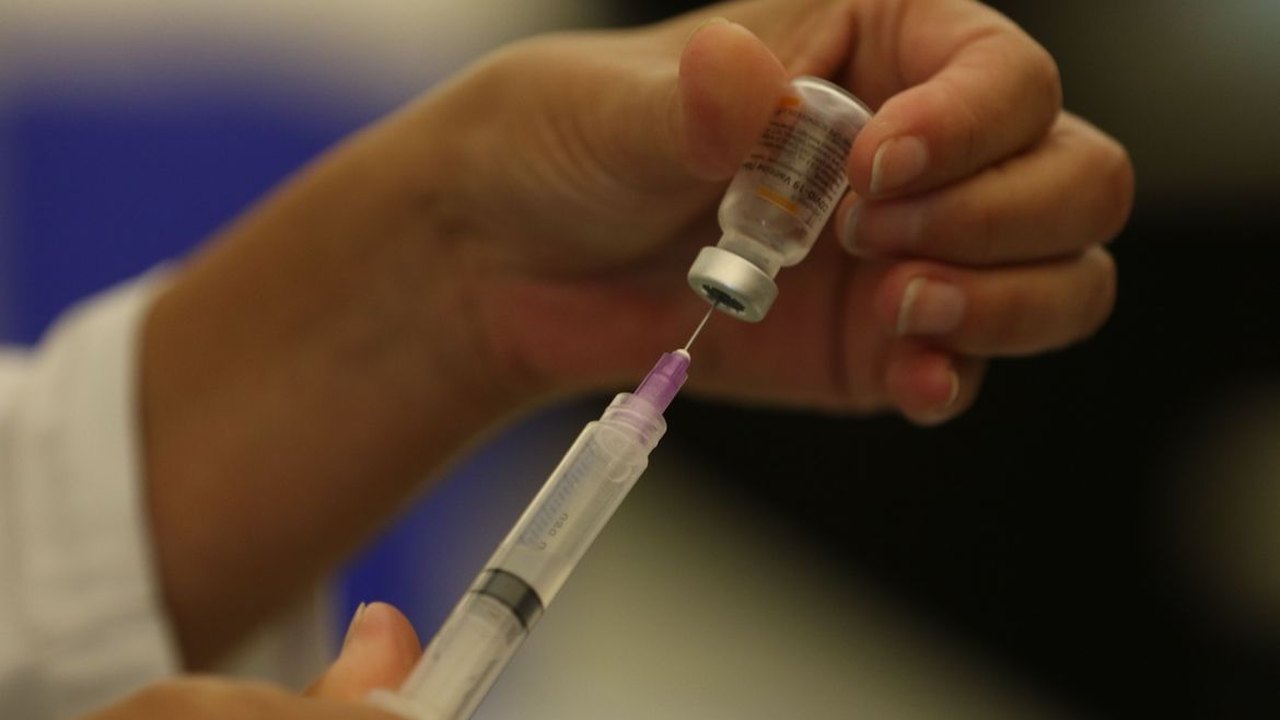 Covid-19: só 11% das crianças até 5 anos tomaram duas doses da vacina