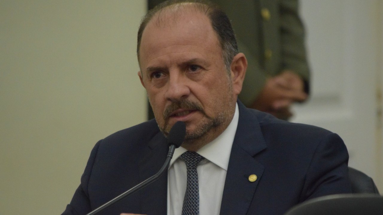 Plenário discute projeto que concede Comenda Tavares Bastos ao ministro Alexandre de Moraes