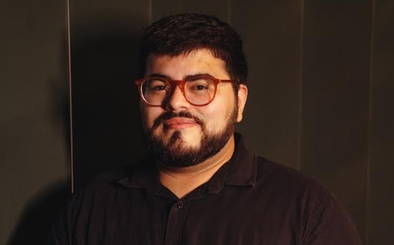 Theatro Homerinho recebe lançamento do livro “Bromélias imaginárias”, do jornalista Maylson Honorato