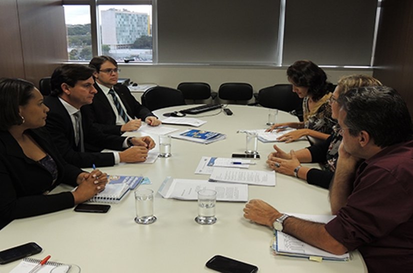Marcelo Beltrão apresenta pauta municipalista da educação ao FNDE
