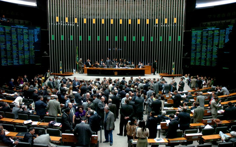 Plenário analisa quatro vetos do Executivo