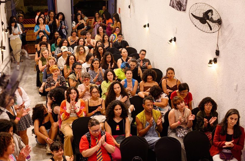Fala, Bolacheira! reúne debate, música e memória em evento voltado a mulheres que amam mulheres no Theatro Homerinho