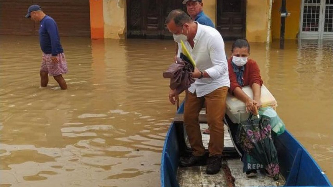 Equipes da USF Tarcísio Palmeira levam assistência médica para moradores do Pontal da Barra