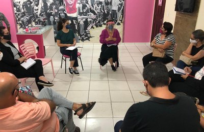 Teca Nelma se reúne com professores da Reserva Técnica que aguardam convocação 