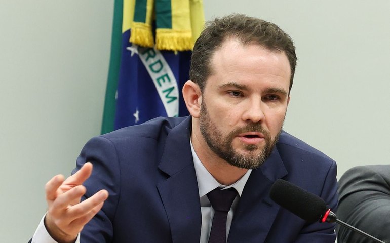 Durigan cancela viagem à Rússia após fechamento de aeroporto