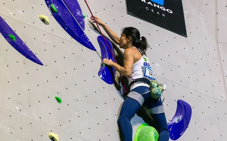Marina Dias é ouro na etapa de Laval da Copa do Mundo de paraescalada