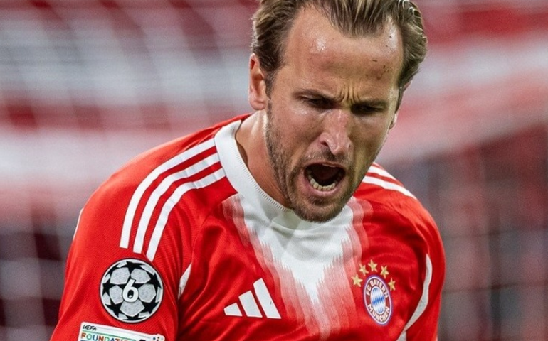 Kane brilha com dois gols e Bayern bate campeão do mundo Chelsea em dia de estreia de Estêvão