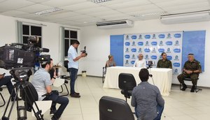 COLETIVA ENTREGA DE KITS / Foto: Ana Lícia Menezes/PMA