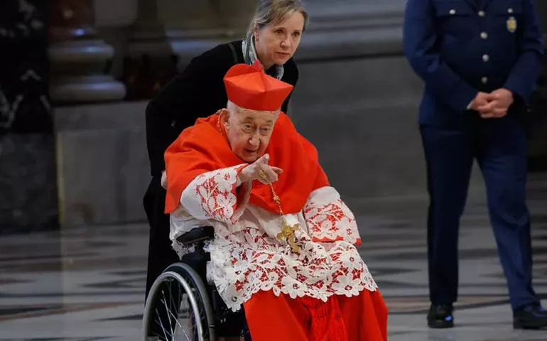 Aos 95 anos, cardeal Camillo Ruini está em 'estado crítico' e é tratado em casa