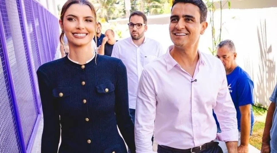 Prefeito de Maceió, JHC, e a primeira-dama, Marina Candia - Foto: Jonathan Lins/Secom Maceió