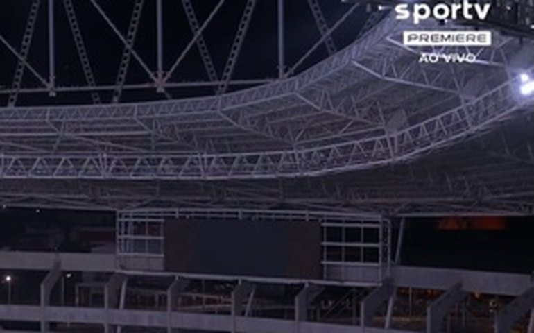 Apagão no Engenhão paralisa Botafogo x Athletico-PR por 6 vezes e jogo terminará neste domingo