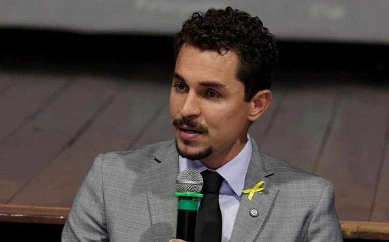 Ao permitir soltura de Salvino Oliveira, desembargador considera 'precário' conjunto de provas que liga vereador ao CV