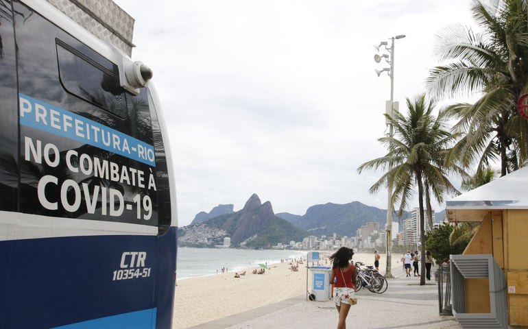 Covid-19: Rio flexibiliza restrições e libera praias nos dias úteis