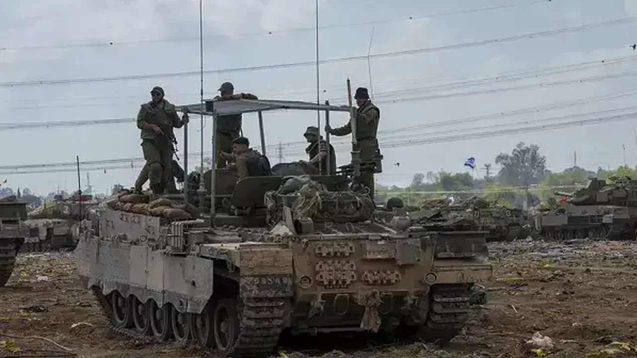 Israel envia tropas através da fronteira e faz ataques aéreos contra a Síria, dizem sírios