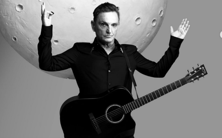 Miklos canta o amor em quarto álbum solo