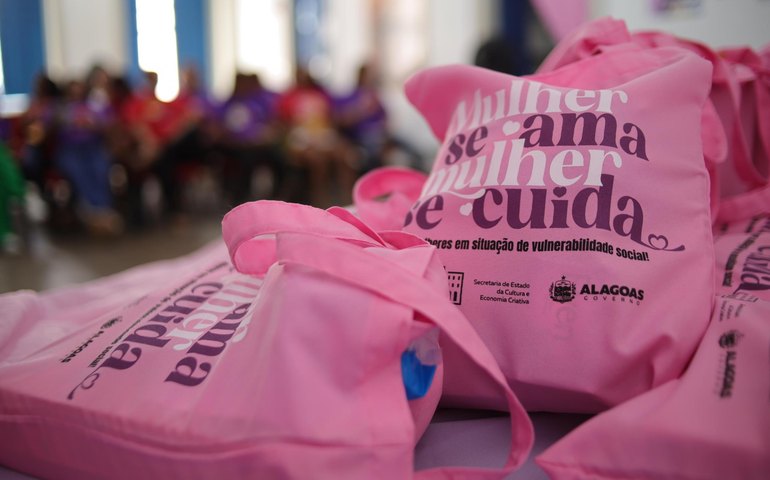 Projeto “Mulher se ama, mulher se cuida” leva acolhimento e kits de higiene a mulheres em Maceió