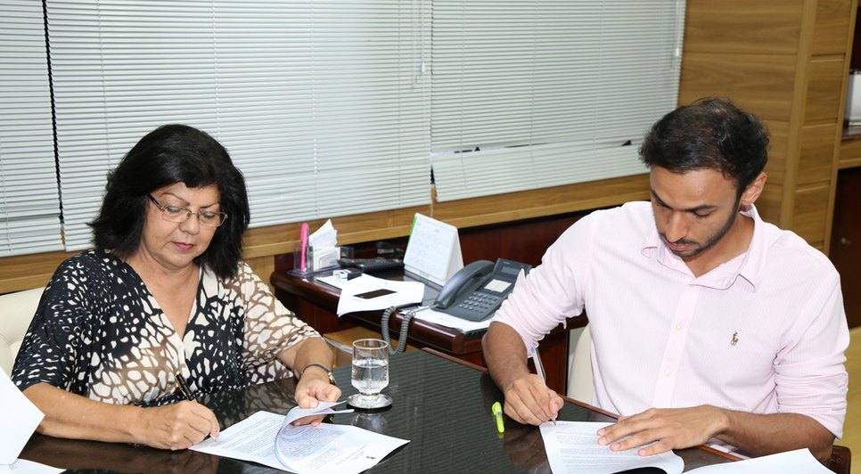 CONSELHEIRA ANGÉLICA E PREFEITO DE DORES