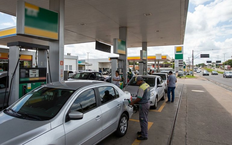 Preço do etanol sobe em 15 Estados e no DF, recua em 8 e se mantém em 3
