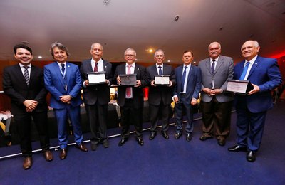 Desembargadores do TJAL são homenageados durante evento de 50 anos do Cesmac