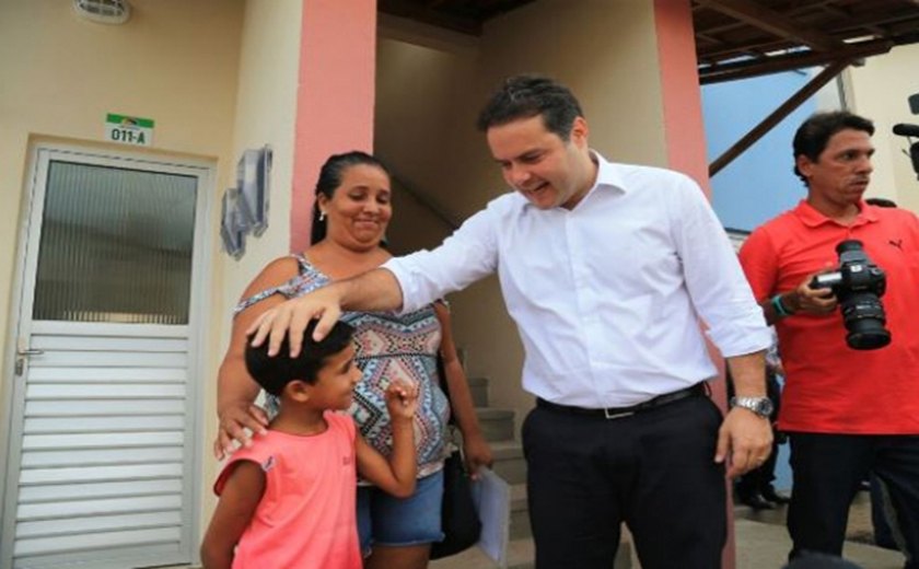 Em solenidade, governador potencializa sonho da casa própria a 900 famílias em Rio Novo