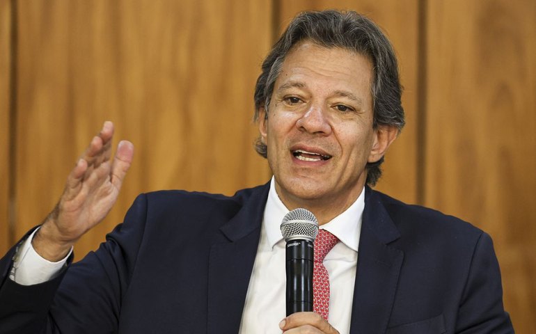 Haddad diz que governo pode rever projeção para o PIB