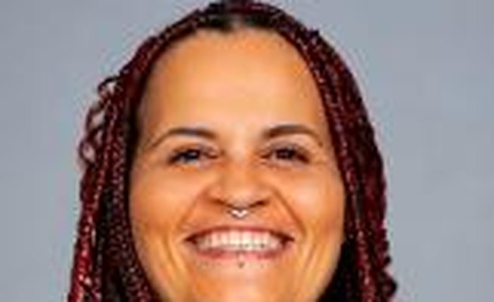 Professora Delliana, 43 anos, disputa o cargo de senadora por Bahia