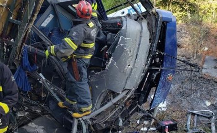 Ônibus que caiu em MG saiu de povoado do sertão de Alagoas Ônibus que caiu em MG saiu de povoado do sertão de Alagoas