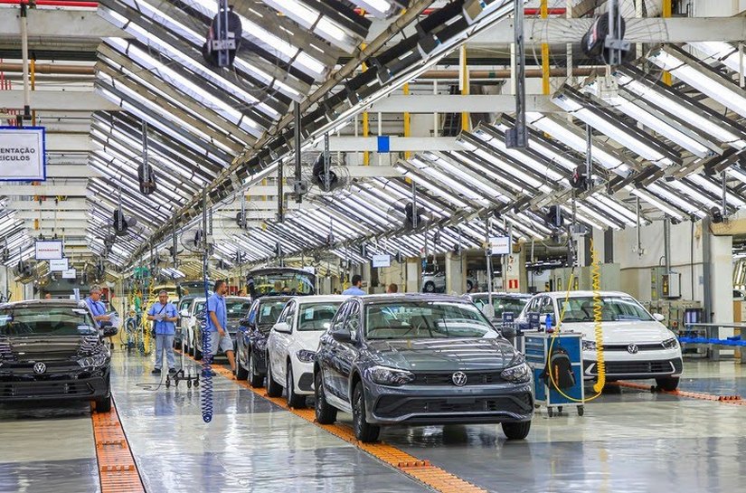 Volkswagen descarta elétricos e anuncia versões híbridas para todos os modelos fabricados a partir de 2026