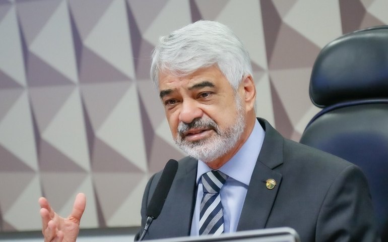 Costa defende que benefícios sociais voltem a ter vinculação com vacinas e exames