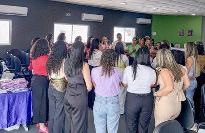 Secretaria da Mulher leva capacitação às equipes que atuam no combate à violência em Carneiros