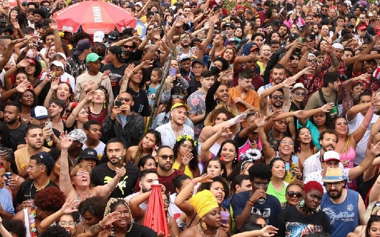 Polêmica ‘bloco x bloquinho’ alimenta rivalidade no carnaval de rua de SP-Rio