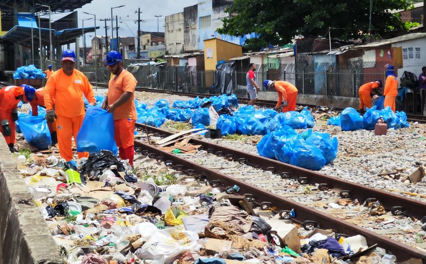 CBTU faz mutirão de limpeza para retirada de lixo em Maceió
