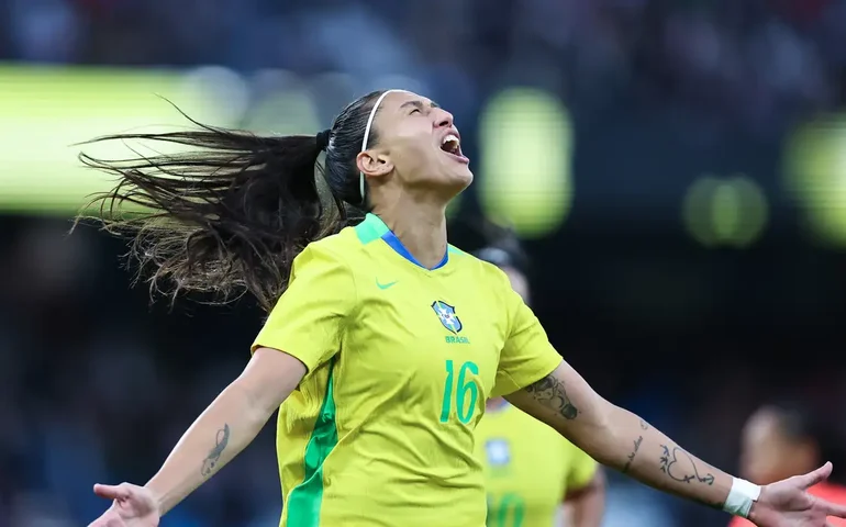 Seleção feminina desencanta com entrada de titulares e amplia freguesia com 1 a 0 sobre Itália