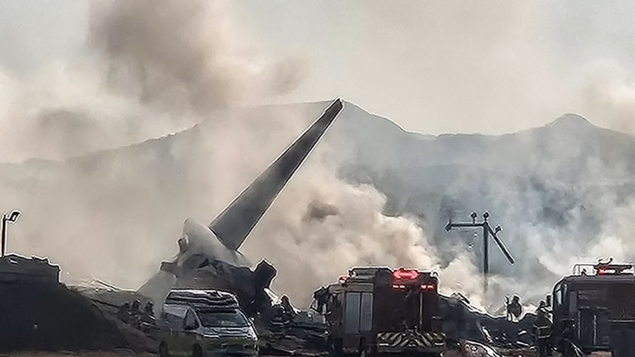 Apenas duas pessoas sobrevivem a acidente de avião na Coreia do Sul