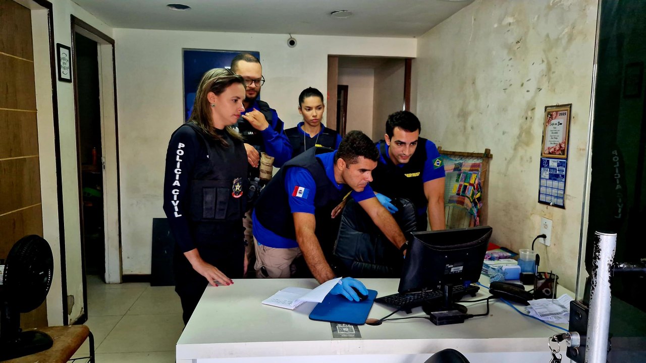 Operação Upload: Polícia Científica irá periciar material apreendido
