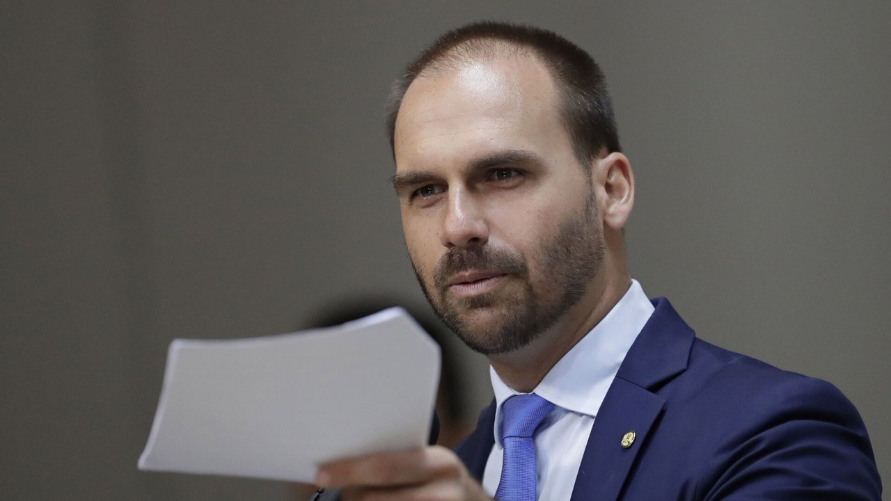 Eduardo Bolsonaro pede a Trump retomada de sanções contra Moraes após condenação no STF