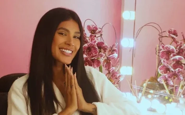 Pocah confirma término com Ronan Souza após quatro anos de noivado